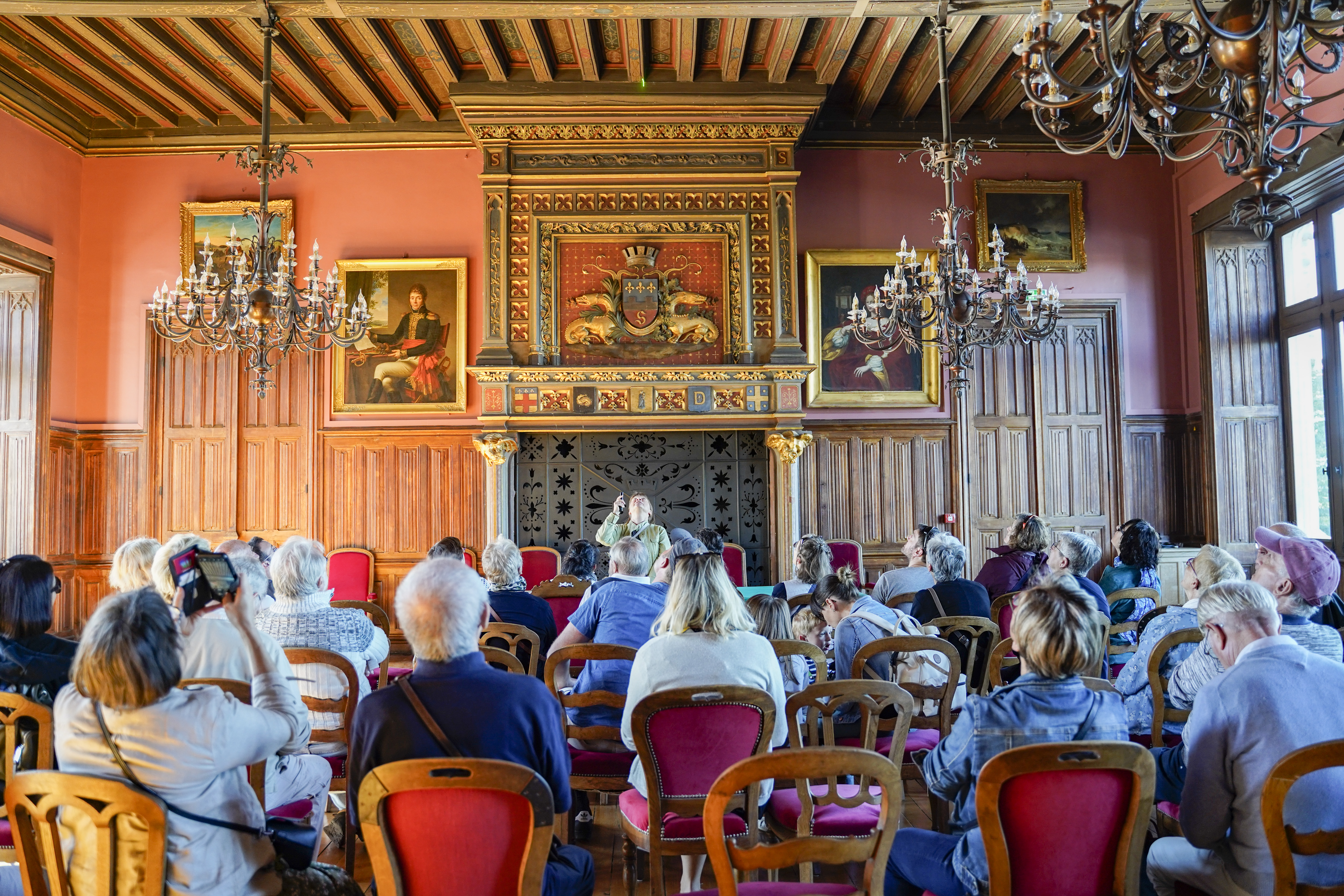 F.PETRY Hôtel de Ville 13