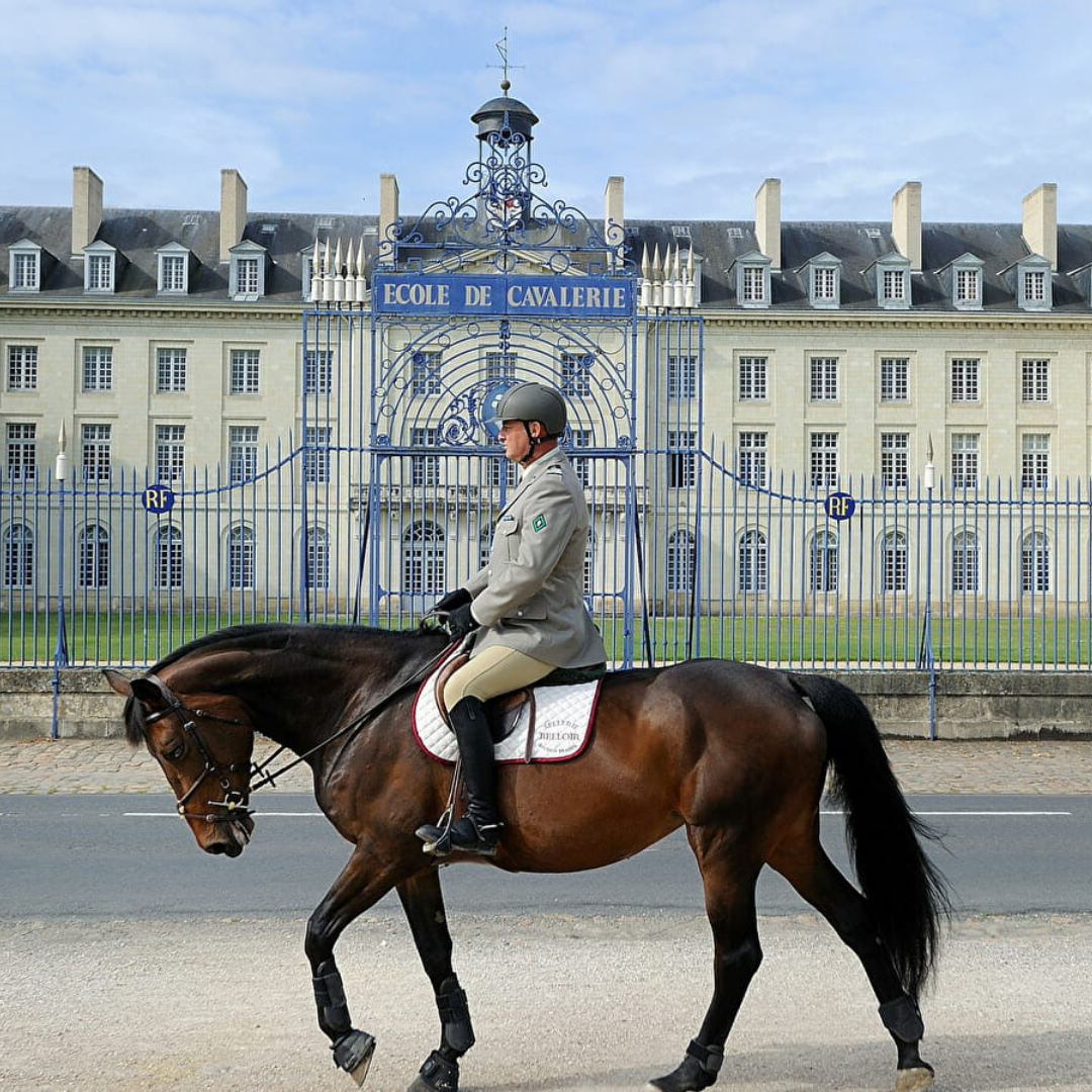 Saumur, Cité équestre et militaire - Quartier de Saint-Nicolas